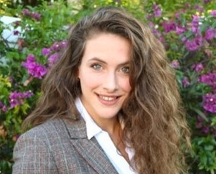 Kaylie Headshot.jpg
